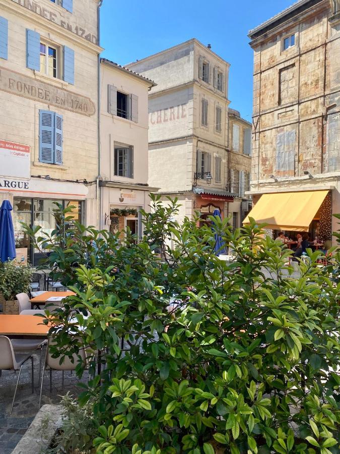 Appartements "La Chambre D'Ami" Arles Exterior photo